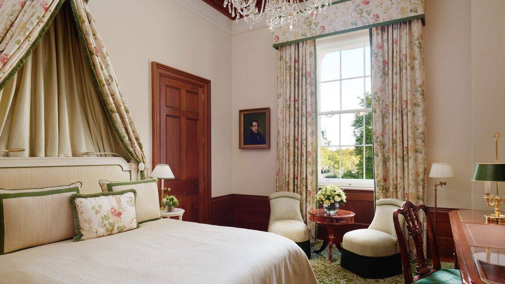 THE LANESBOROUGH, KNIGHTSBRIDGE, LONDON. Executive Room